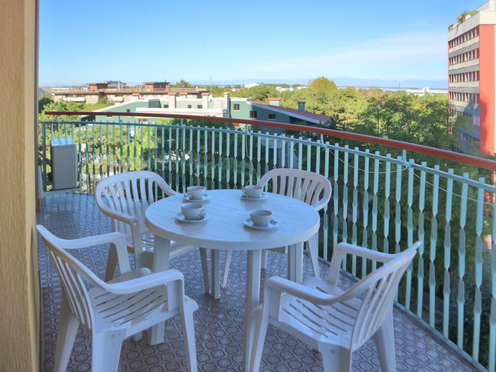 Ba- La Torre - Sea View - Apartment Lignano Sabbiadoro Bagian luar foto