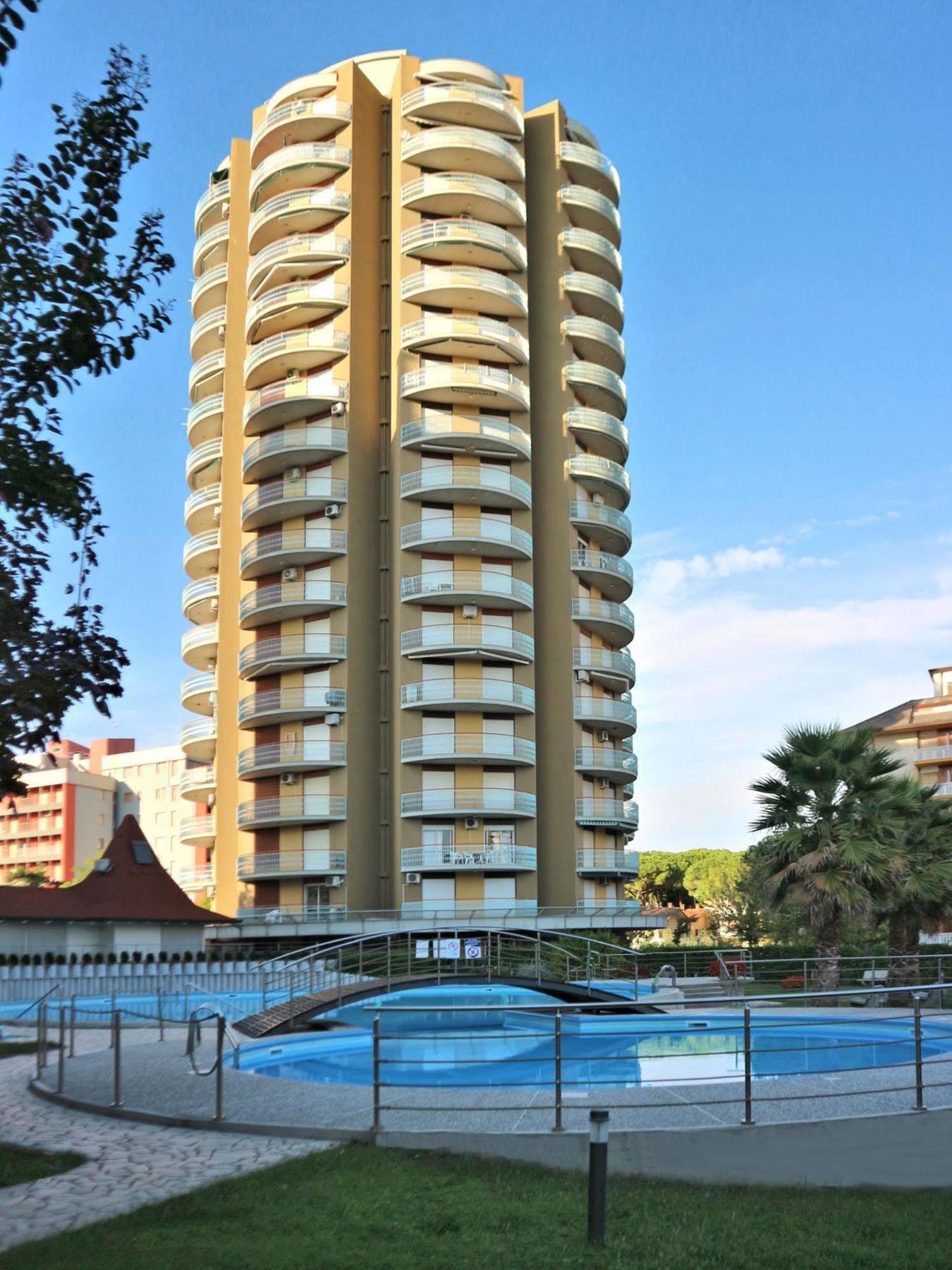 Ba- La Torre - Sea View - Apartment Lignano Sabbiadoro Bagian luar foto